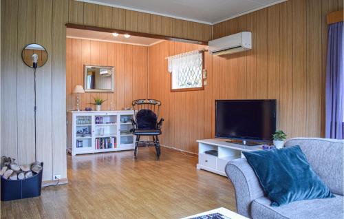 Tysnes House | Gorgeous Home In Reksteren With Kitchen