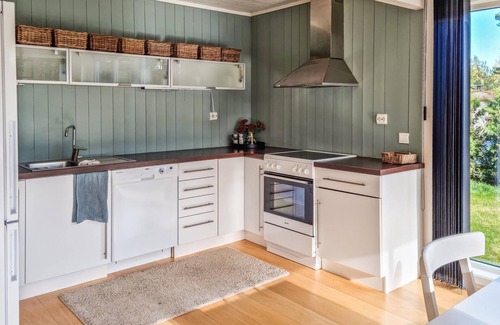 Risor House | Gorgeous home in Risør with WiFi