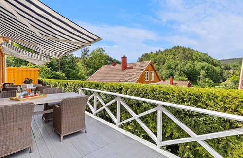 Songe House | Gorgeous home in Risør with WiFi