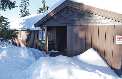 Sjusjoen House | Gorgeous home in Sjusjøen with sauna