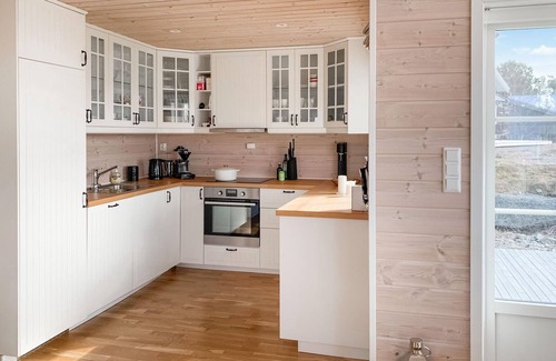 Sveio House | Gorgeous home in Sveio with WiFi