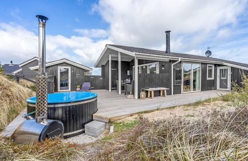 Klitmoller House | Gorgeous home in Thisted with kitchen
