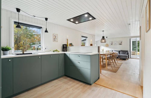 Sønder Nissum House | Gorgeous home in Ulfborg with kitchen