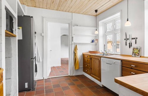 Graerup House | Gorgeous home in Varde with kitchen