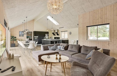 Vejby House | Gorgeous home in Vejby with WiFi