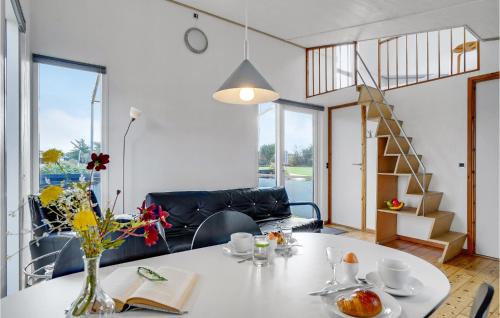 Agger House | Gorgeous Home In Vestervig With Kitchen
