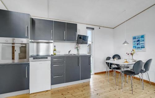 Agger House | Gorgeous Home In Vestervig With Kitchen