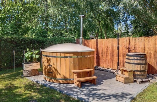 Ostrow Wielki House | Gorgeous home in Zalewo with lake view