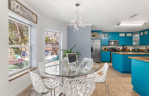Vilano Beach House | Gorgeous home w/Pool+Spa, Huge backyard, Fire Pit, WALK to Beach, 10 min to DT