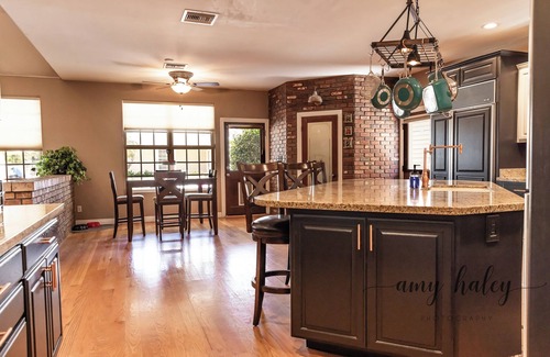 Gilbert House | Gorgeous LARGE Country Home! 🏡 Pet Friendly! SPARKLING Pool! Orchard!