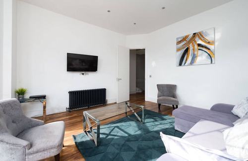 Muswell Hill Apartment | Gorgeous London Flat - Newly Furnished (MHB350)