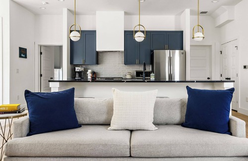 Southhampton Hills House | Gorgeous New Build ~Luxury Finishes~ Huge Balcony