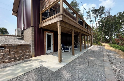 Cub Run Cabin | Gorgeous New Cabin with 75 Acres!Trails, Waterfalls and Amazing Rock Formations!