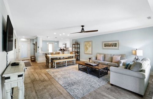 Sea Pines Villa | Gorgeous newly renovated Sea Pines Villa with golf course and lagoon views