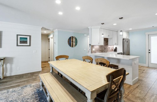 Sea Pines Villa | Gorgeous newly renovated Sea Pines Villa with golf course and lagoon views