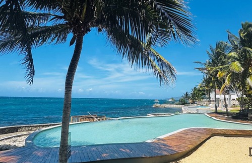 Epworth Apartment | Gorgeous Ocean Front Luxury Apartment - 2 bed/2 bath at Whispering Seas