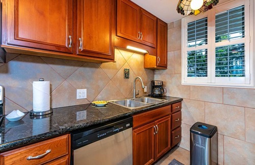 Maalaea Condo | GORGEOUS OCEANFRONT GROUND FLOOR UNIT—PARADISE FOUND