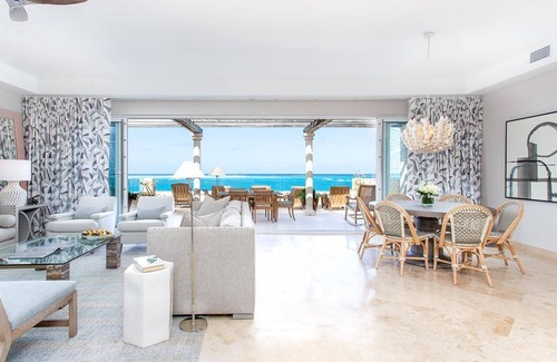 Grace Bay Resort | Gorgeous Oceanfront Penthouse Suite! Concierge Service Available!