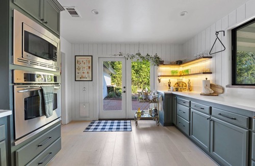 Meiners Oaks House | Gorgeous Ojai ranchette- tennis court, pool/jacuzzi and guesthouse