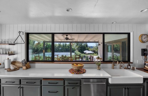 Meiners Oaks House | Gorgeous Ojai ranchette- tennis court, pool/jacuzzi and guesthouse