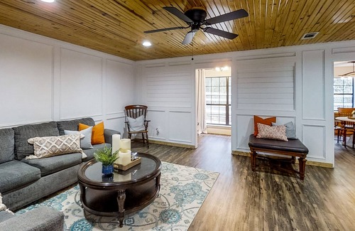 Bellville House | Gorgeous ranch-style home on nearly 3 peaceful acres, dog-friendly
