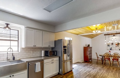 Bellville House | Gorgeous ranch-style home on nearly 3 peaceful acres, dog-friendly
