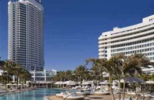 Mid Beach Hotel | Gorgeous renovated corner one bdrm 2 bath suite with 2 complimentary spa passes
