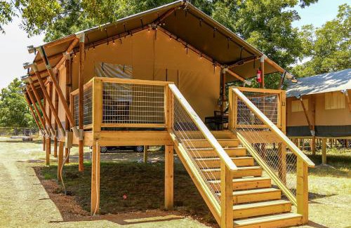 Fentress Other | Gorgeous Safari Tent with Barbecue and Fire Pit in Staples, Texas