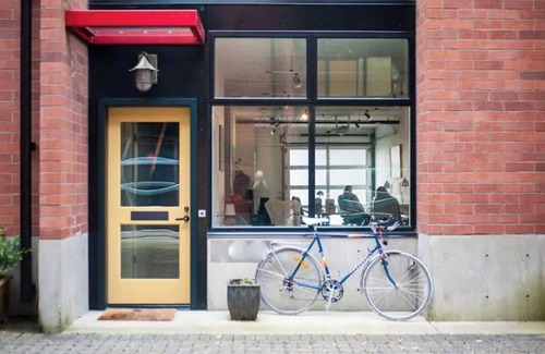 Columbia City House | Gorgeous Seattle Walk-Up w/Roof Deck & Light Rail to UW