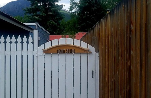 Lake City Apartment | Gorgeous Studio home, Fenced yard, Open Yr Rnd, Dog Friendly.