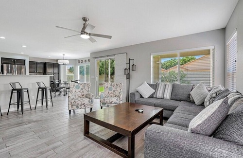 Mountain Vista Ranch House | Gorgeous SURPRISE GEM 2 Miles to Baseball Stadium