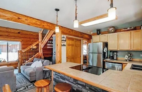 Crescent Cabin | Gorgeous Log Cabin with Hot Tub & Theater near Snowmobile & SXS Trails & Lakes!