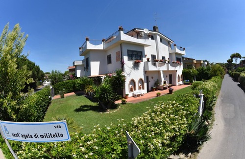 Fregenae Villa | Gorgeous Villa in Fregene sea view with large garden and bbq