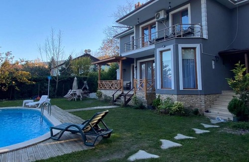 Izmit Villa | Gorgeous Villa with Private Pool in the Heart of Nature in Izmit, Kocaeli