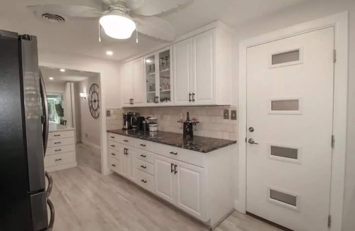 Fort Walton Beach House | Gorgeous waterfront house with relaxing pool in Fort Walton.