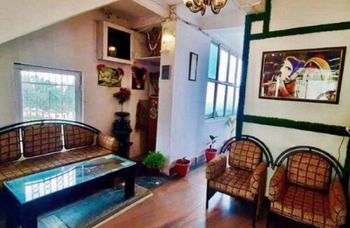 Majkhali Hotel | Goroomgo Tribhuwan Ranikhet