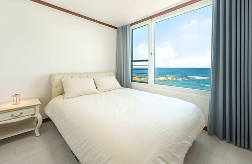 Goseong-gun House | Goseong Beach Jin Spa Pension