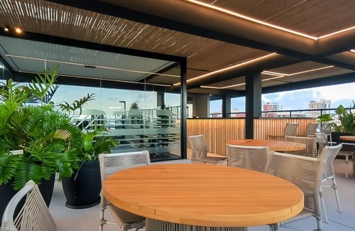 Jardim Oceania Apartment | Gourmet Studio with Sea-Facing Pool