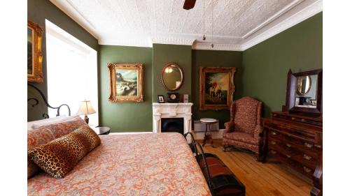 Cimarron Hotel | Governors Room - Historic Hotel