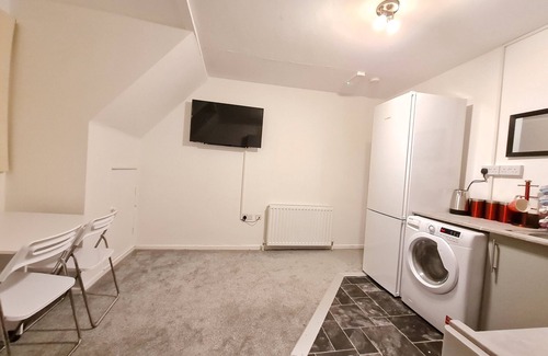 Ashford Apartment | Grace Apartments - Living Stone 2 Flat B