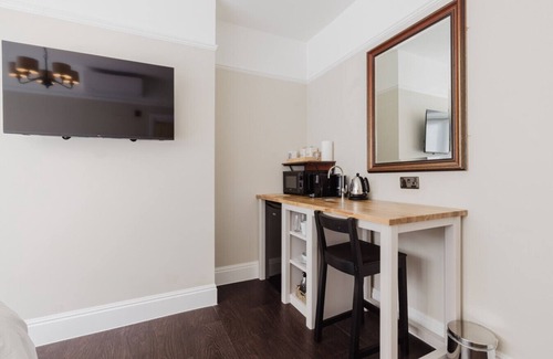 Tring Apartment | Grace`s Guesthouse Room 5