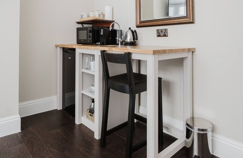 Tring Apartment | Grace`s Guesthouse Room 5