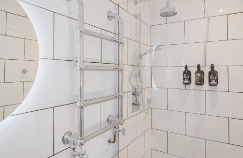 Tring Apartment | Grace's Guesthouse The Suite Room 6