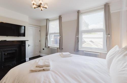 Tring Apartment | Grace's Guesthouse The Suite Room 6