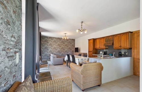 Geetbets House | Graceful Holiday Home in Geetbets with Patio