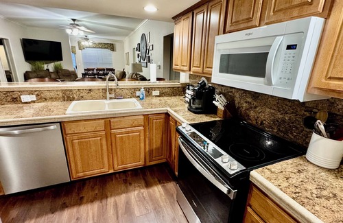 Branson Condo | Gracie's Getaway - 4 King Bedrooms w/4 Ensuite Baths! Sleeps 13!