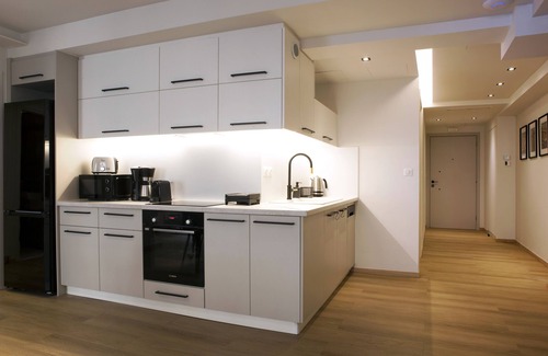 Thissio Apartment | Gracious-With Balcony 2Bd/3Ba Apt in Ideal Location