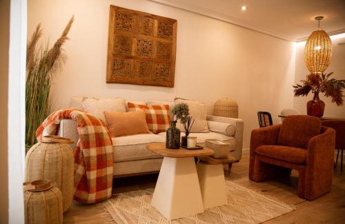 Old Town Apartment | GRAN TEATRO FALLA SUITES by ApartmentsinCadiz