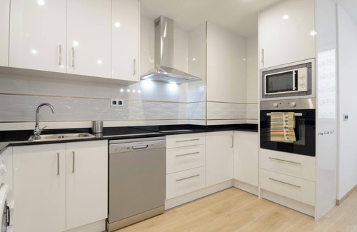 Plaza de Toros-Doctores-San Lazaro Apartment | Granada Materno - Four Bedroom Apartment, Sleeps 8