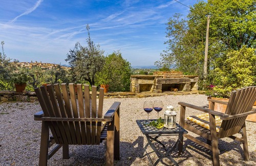 Monte San Savino Apartment | GRANAIO-Poggio delle Robinie-Ceppeto 136 -M.S.Savino